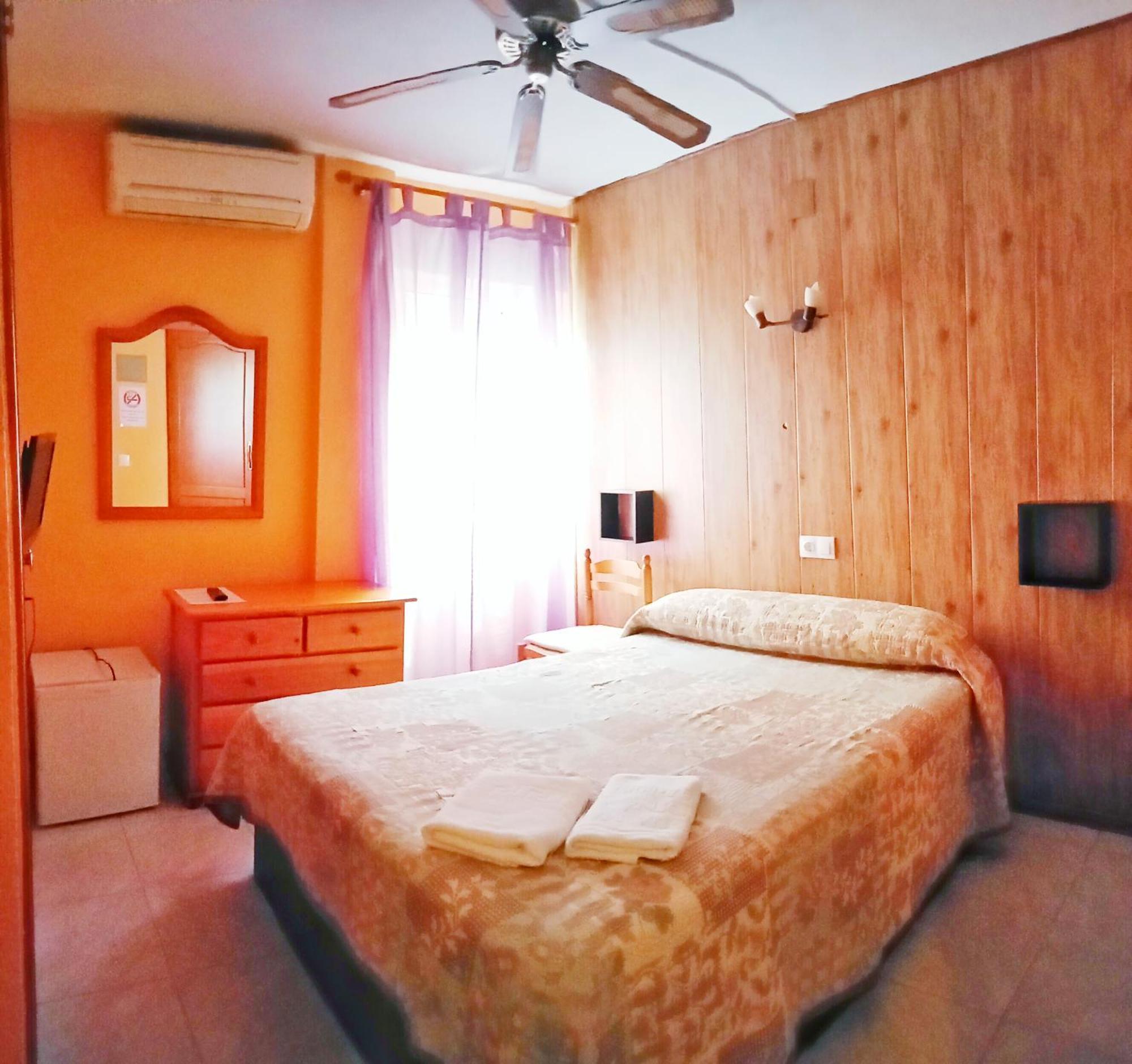 Hostal Cristina Denia Ngoại thất bức ảnh