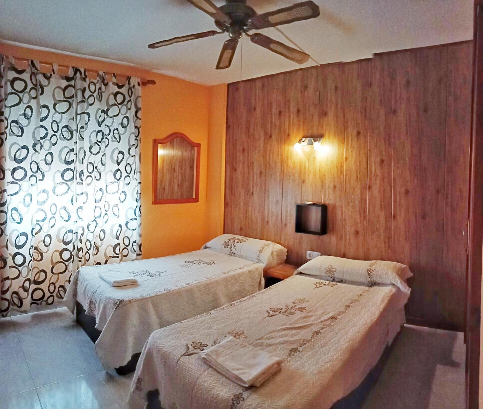 Hostal Cristina Denia Ngoại thất bức ảnh