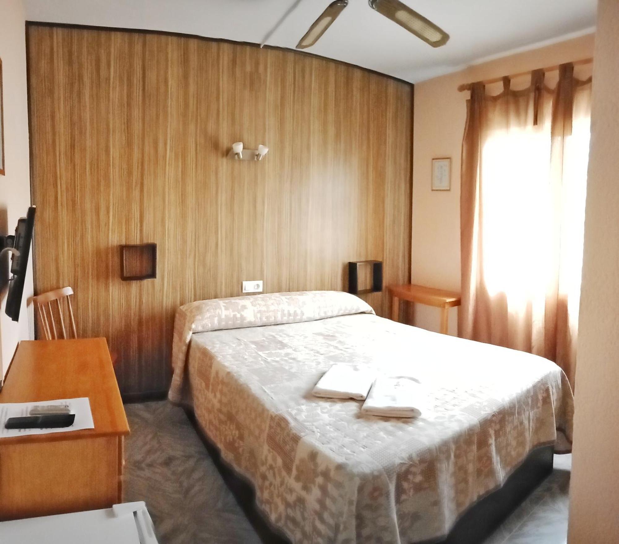 Hostal Cristina Denia Ngoại thất bức ảnh