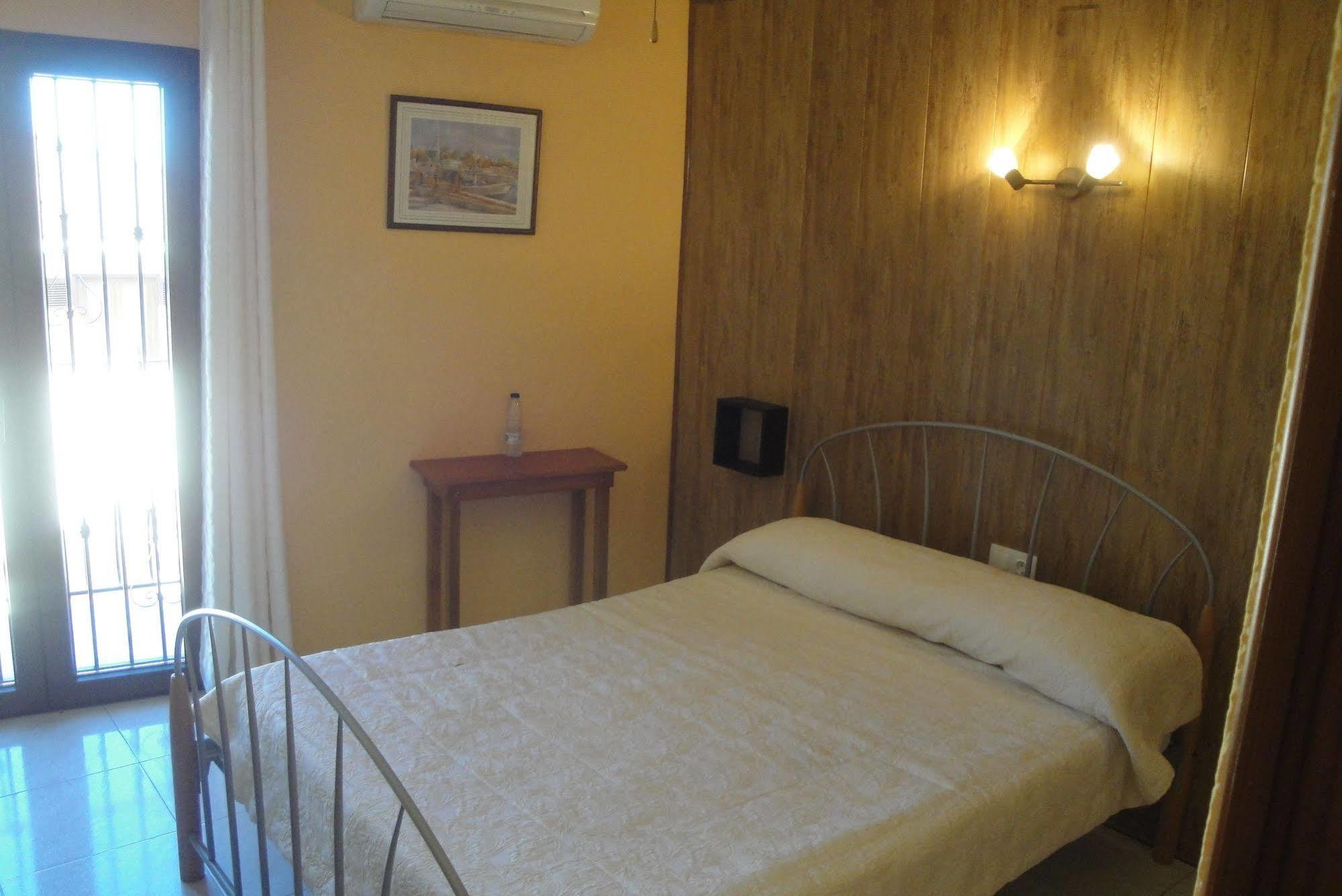 Hostal Cristina Denia Ngoại thất bức ảnh