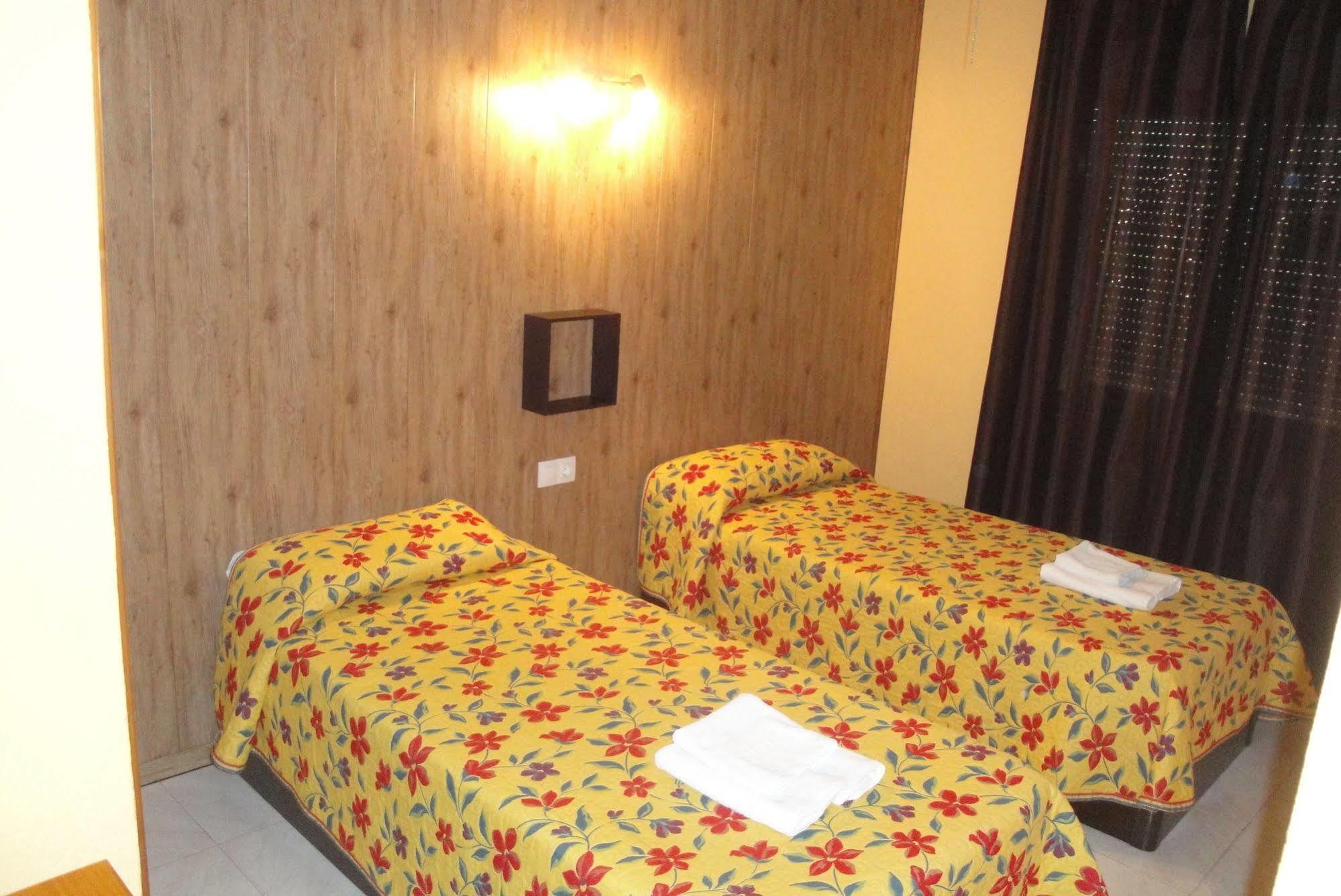 Hostal Cristina Denia Ngoại thất bức ảnh