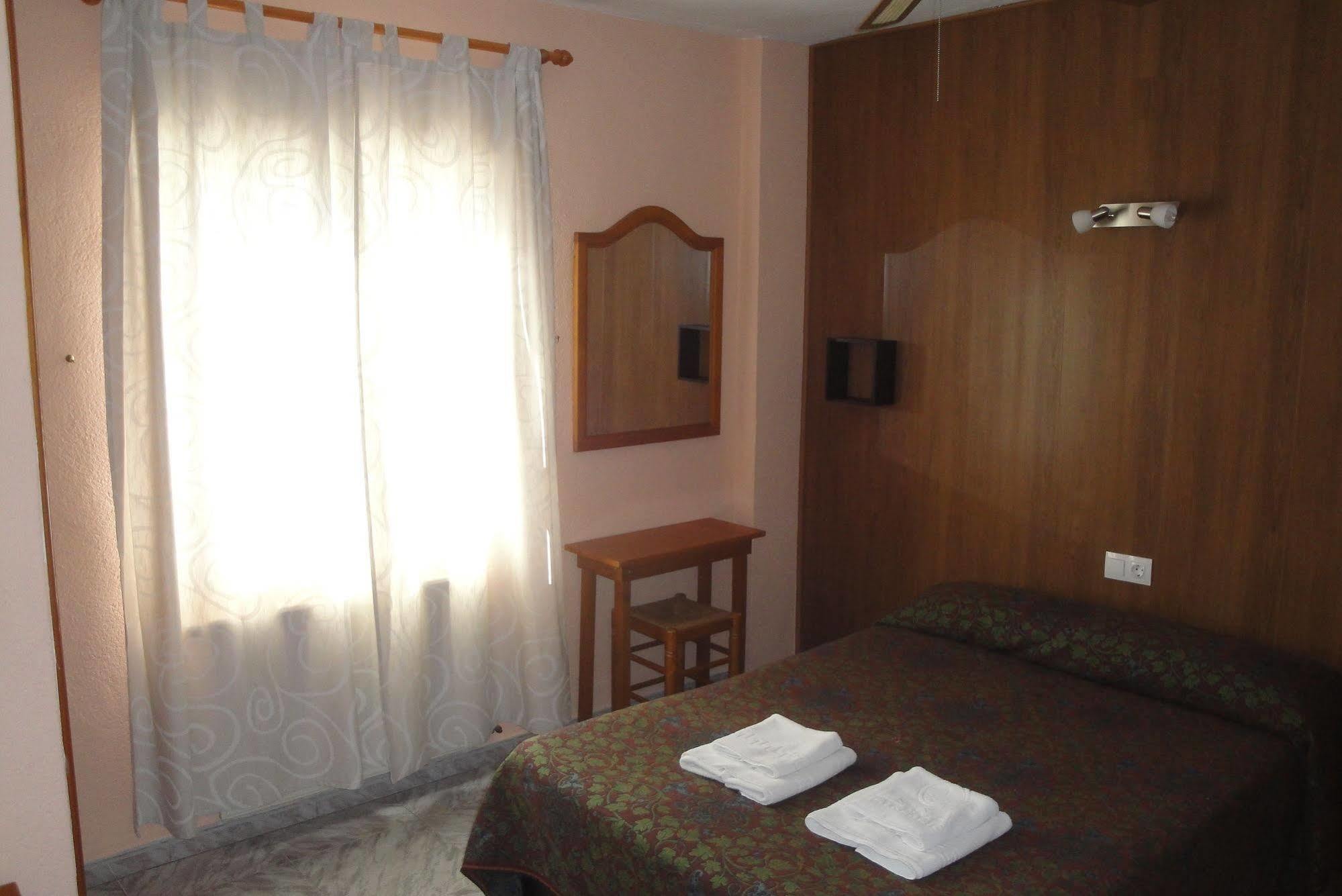 Hostal Cristina Denia Ngoại thất bức ảnh